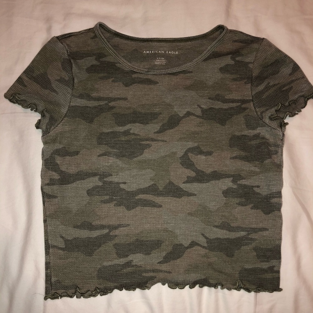 American Eagle camo crop top